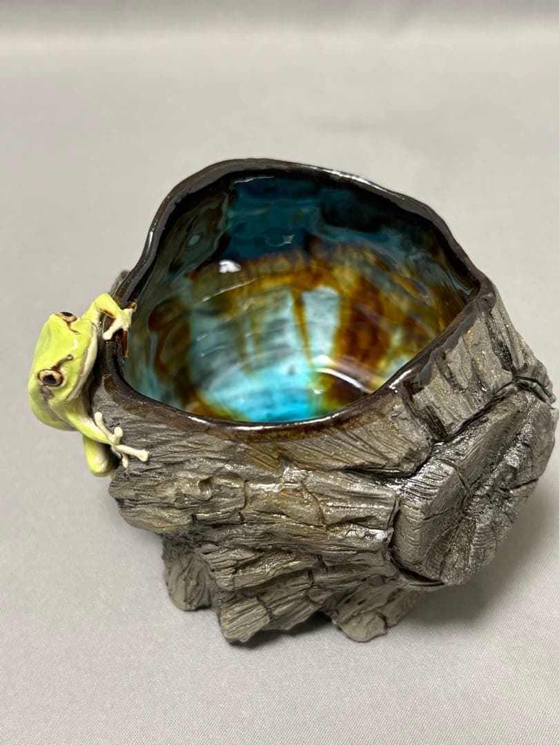 腰越祐貴　樹器とアマガエル