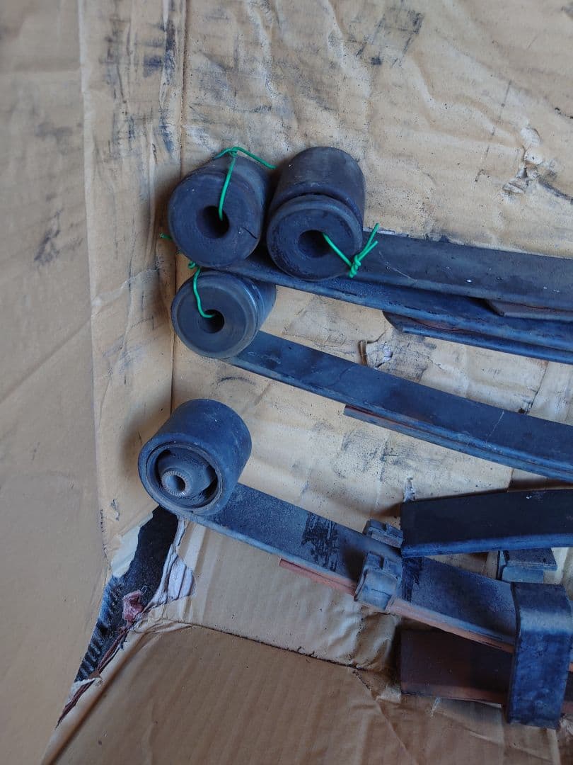 ジムニー　JA11V 純正リーフスプリング　前後セット