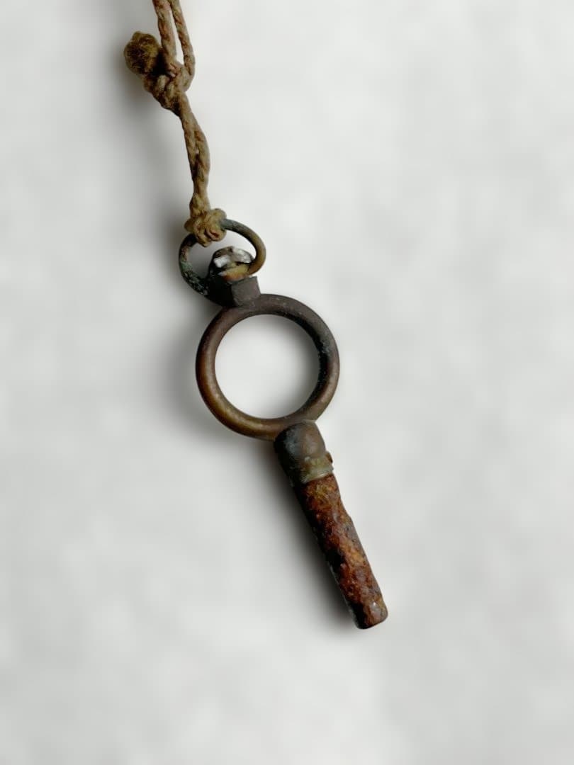 エングレーブ花模様シルバーポケットウォッチ