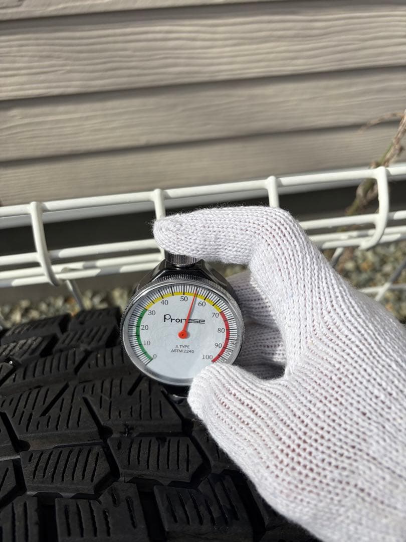 265/60R18 社外ブラックホイール スタッドレス4本セット　jeep