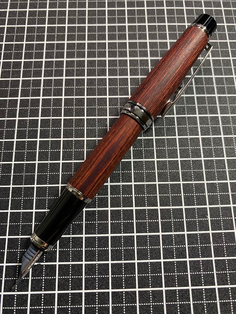 PILOT LEGNO 89s Deep-Red 万年筆　字幅F