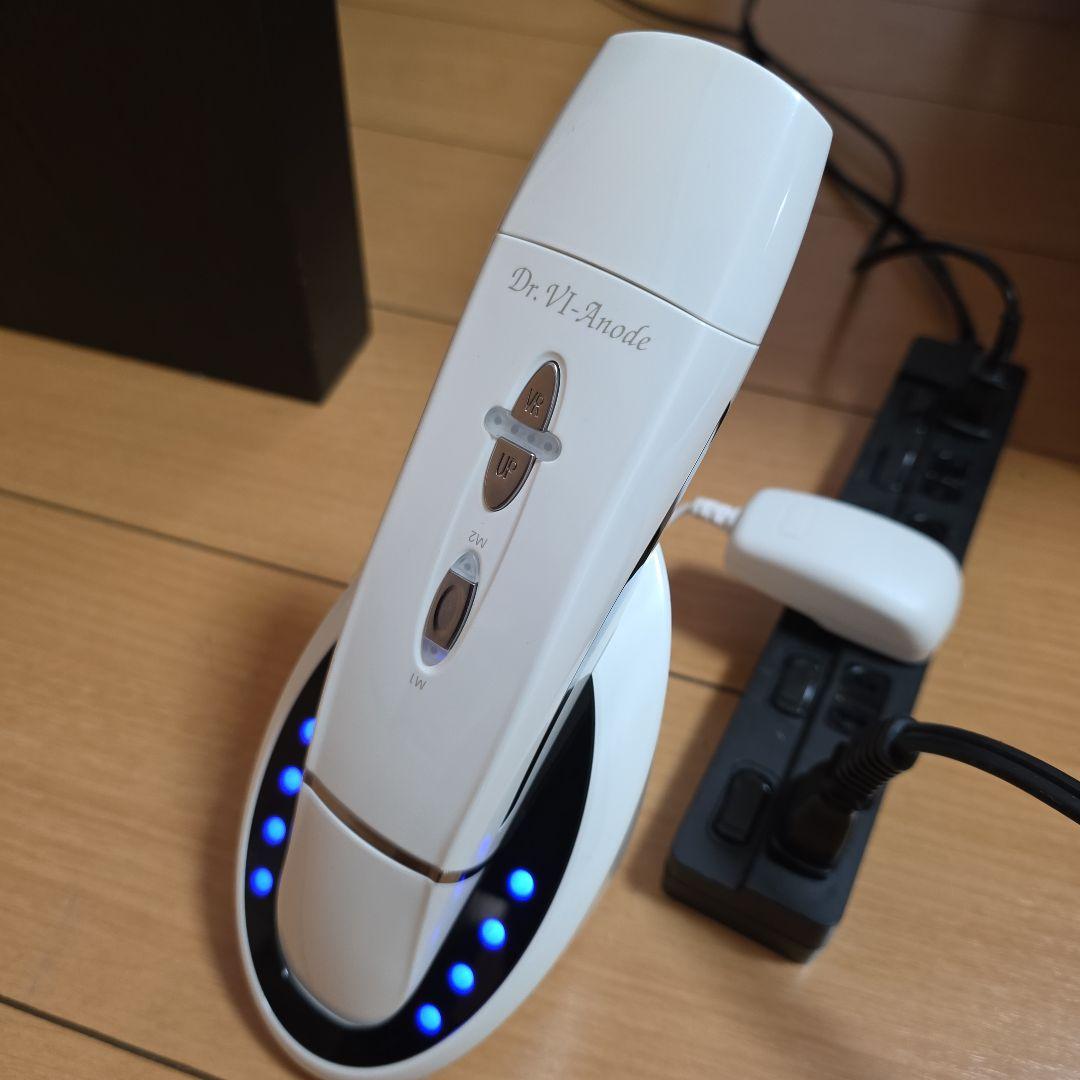c*n様 美顔器 ドクター ヴィアノード Dr.VI-Anode 360° BE