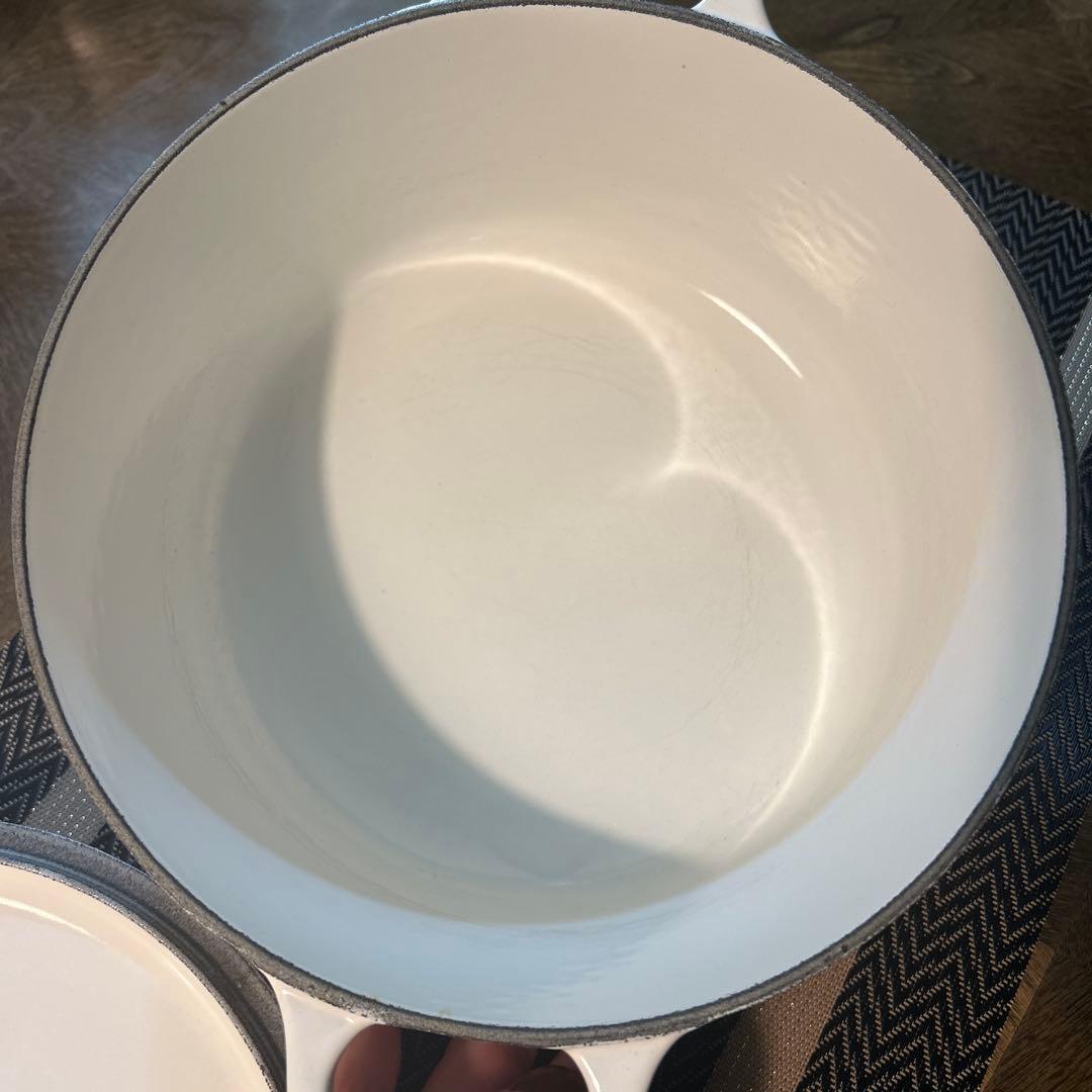 LE CREUSET ココットロンド　シグニチャー　22cm ホワイト