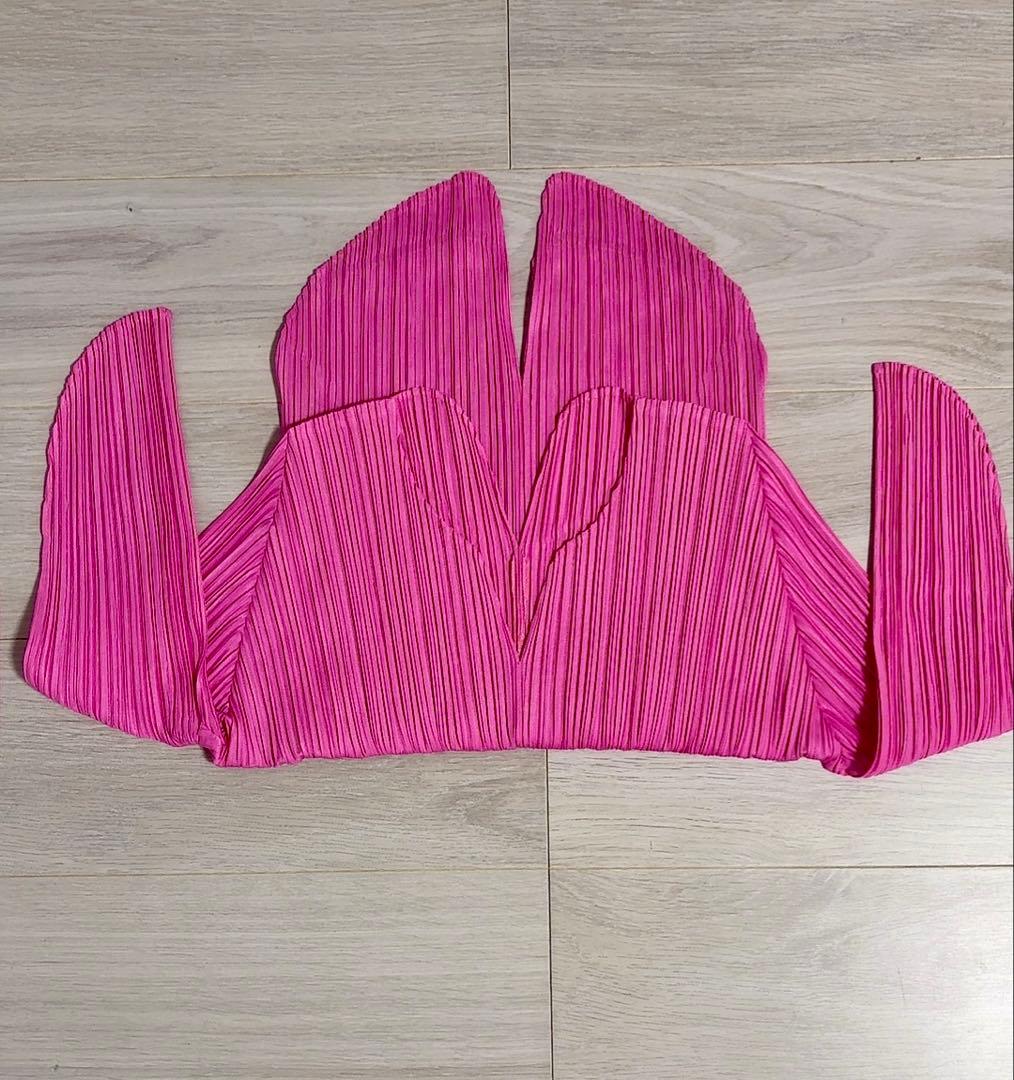 プリーズプリーズのトップス綺麗なピンク色