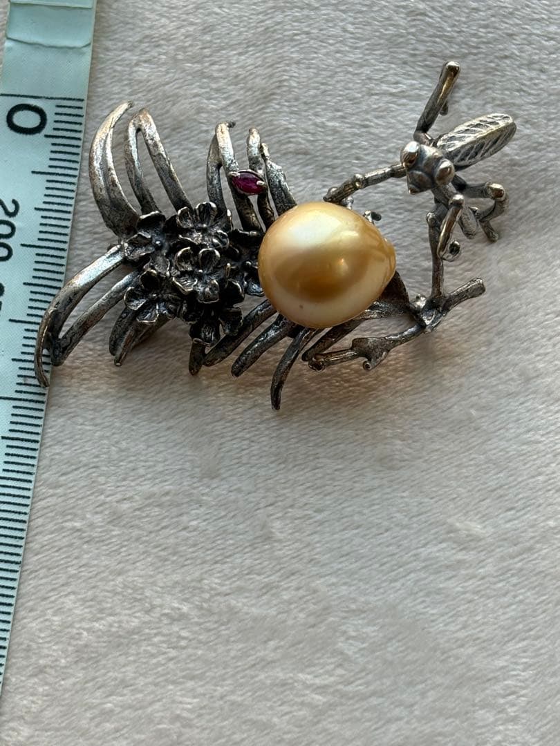 アンティーク　ルビー　ゴールデンパール装飾　シルバー素材　カマキリ　ブローチ