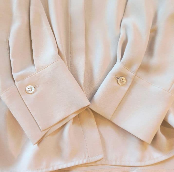 美品　ベイジ　BEIGE, 2 ボウタイロングスリーブブラウス EVA