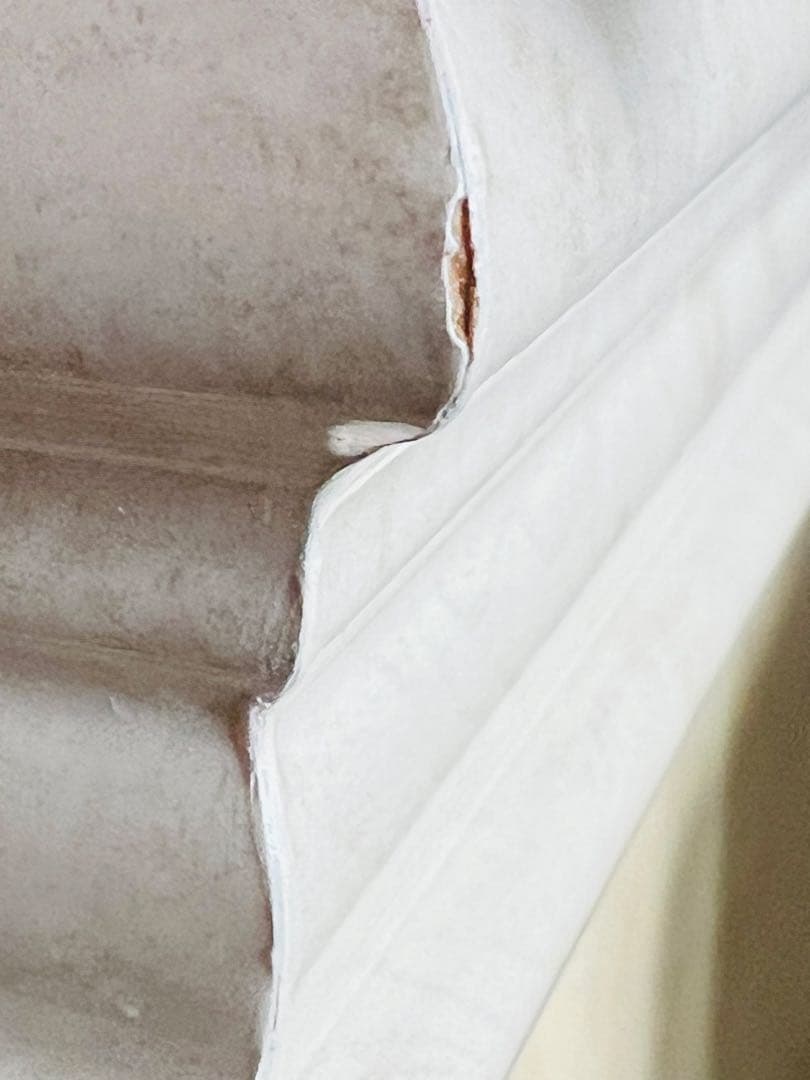 イタリア製　サルタレッリ　 フローレンス　アイボリーの装飾的　３段チェスト