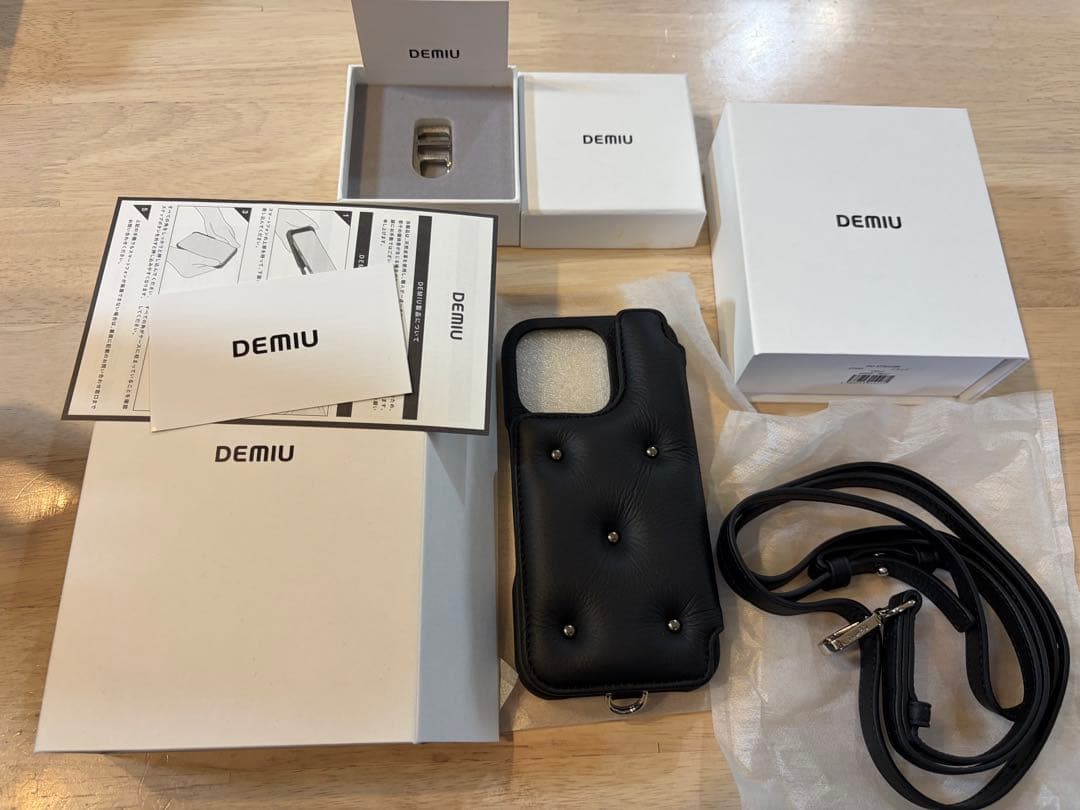 DEMIU BALLONCINQ iPhone16pro用ケース