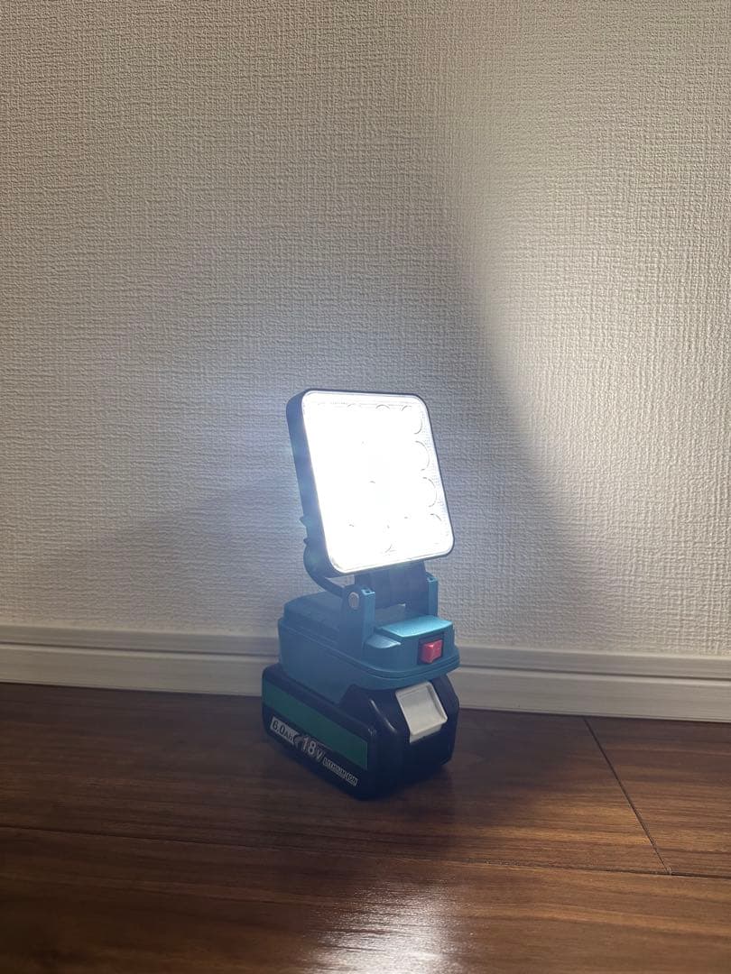 LED作業灯 18v 14v 充電式 高輝度 コンパクト　マキタ系　バッテリ式