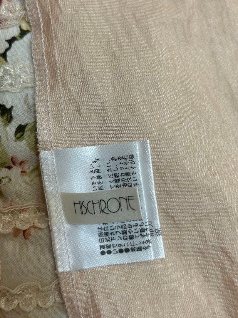 新品未使用さえら可愛いヒスクローネピンクのレース装飾エプロンゆったりサイズ