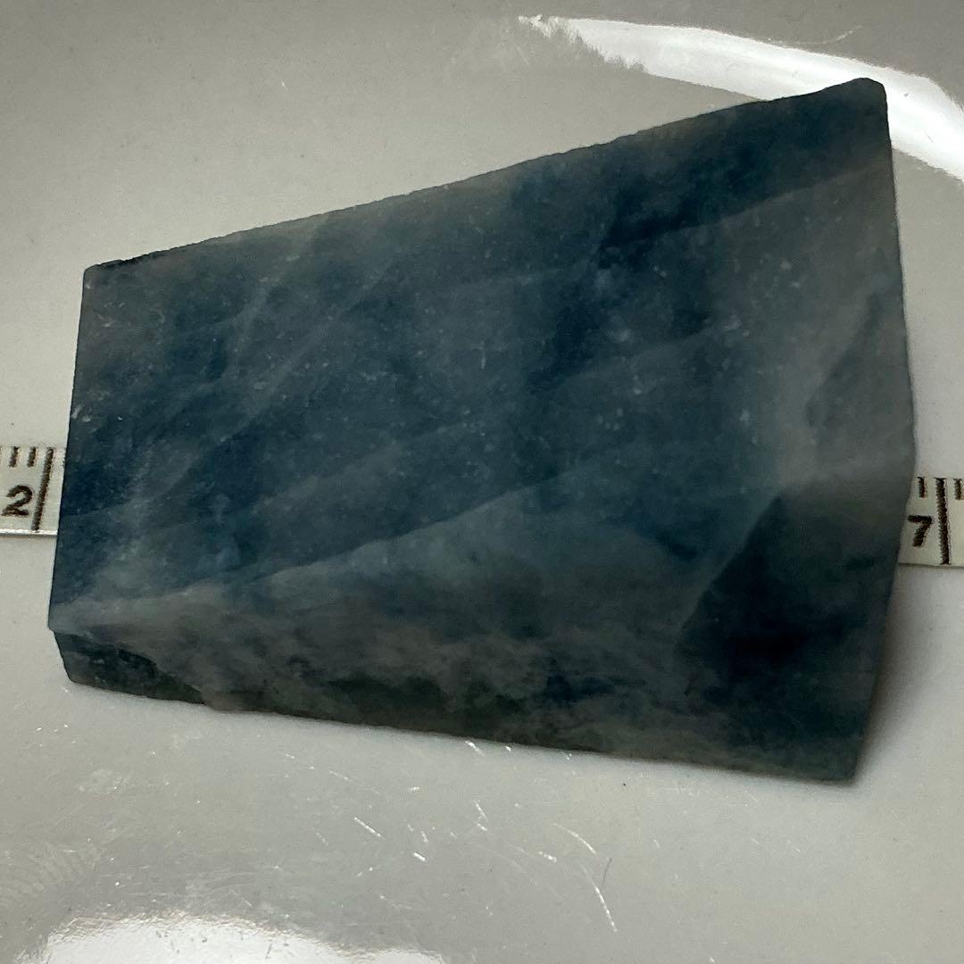 コン沢翡翠　マニア向け究極のカット原石（135）