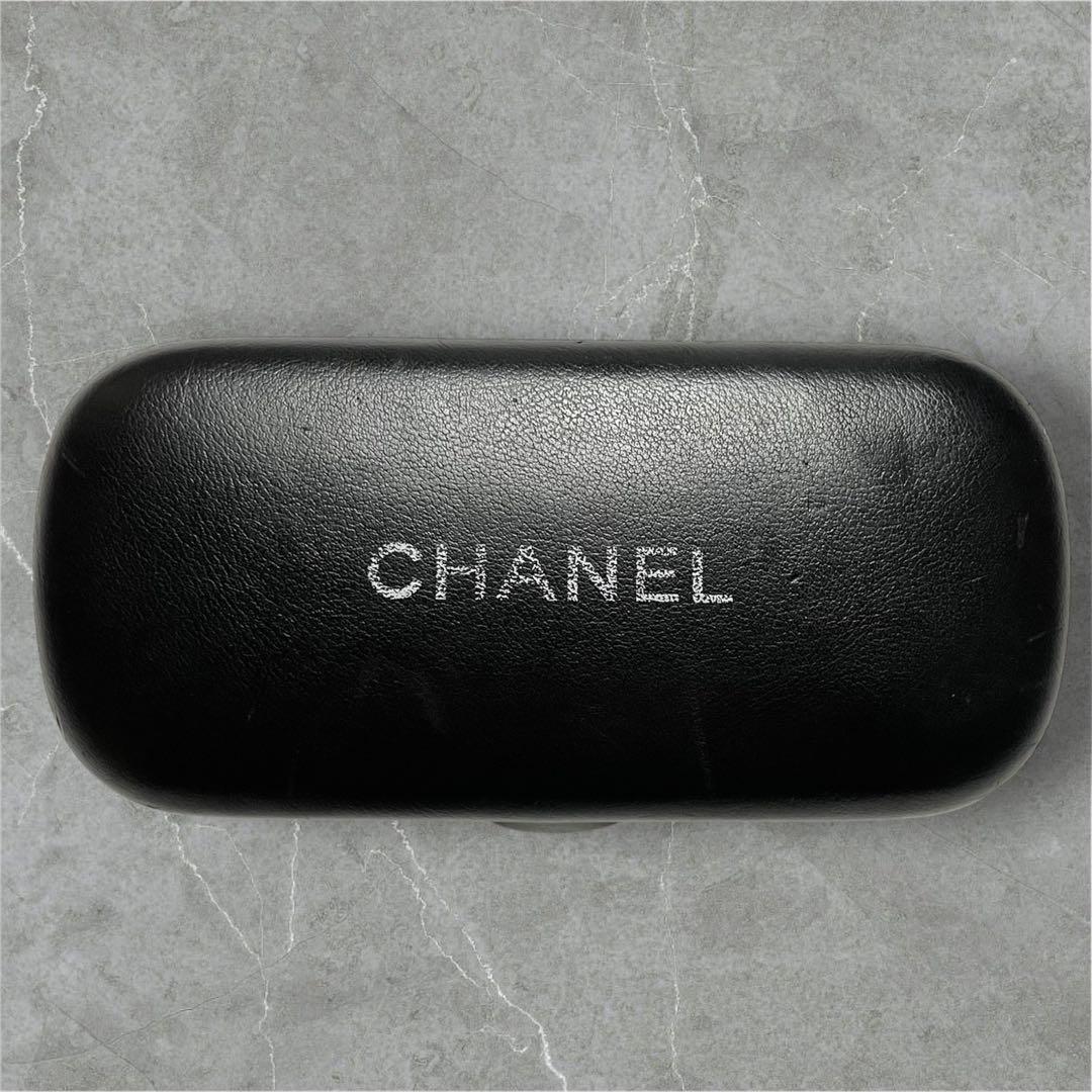 CHANEL サングラス オーバル型 ロゴ入り シルバーフレーム