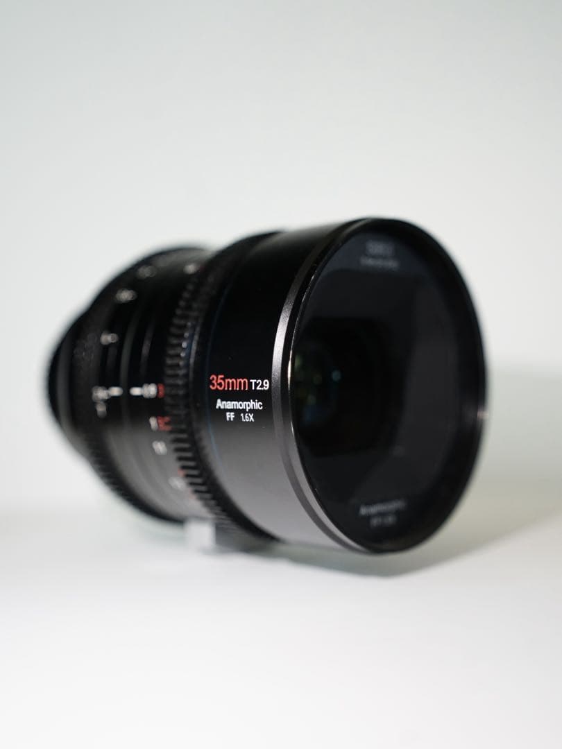 SIRUI 35mm T2.9 Anamorphic 1.6x フルサイズ(E)