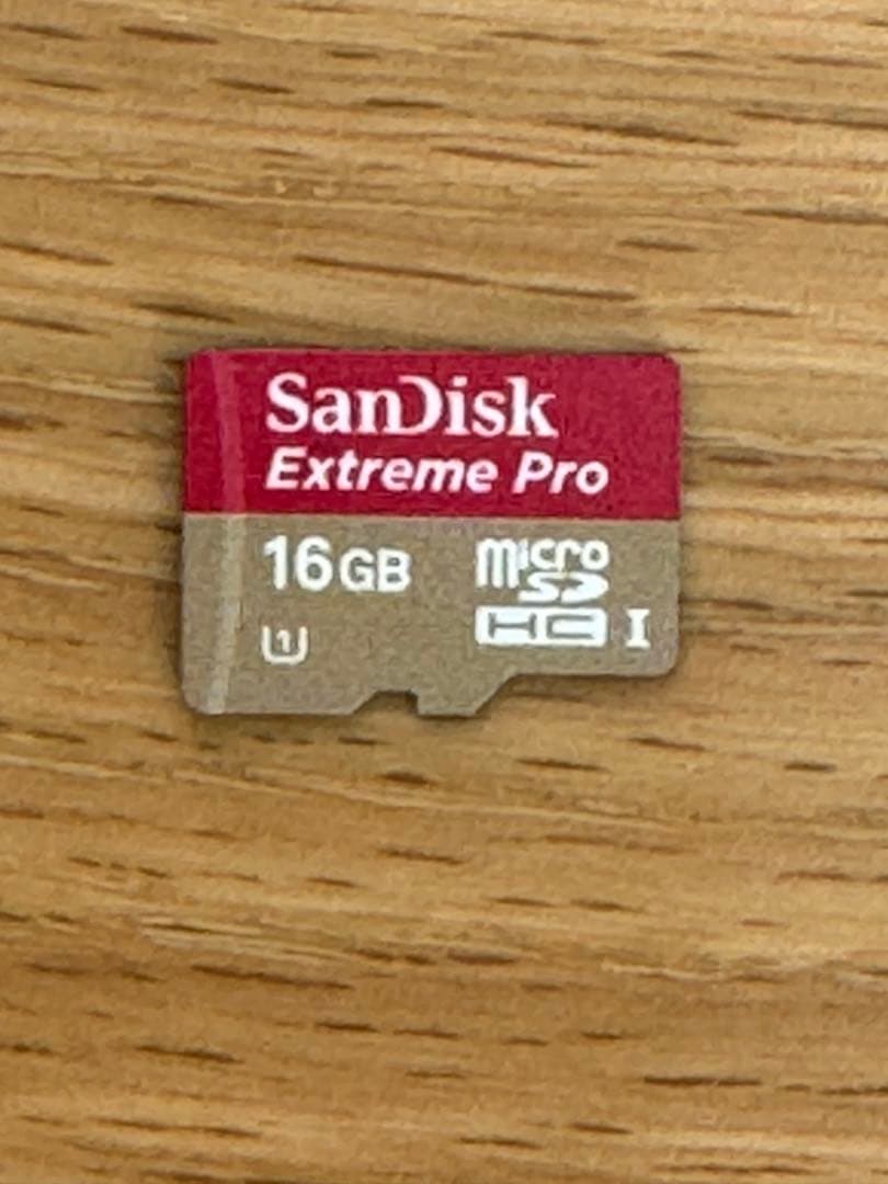 Nikon１J４ニコン　レンズ交換式デジタルカメラ