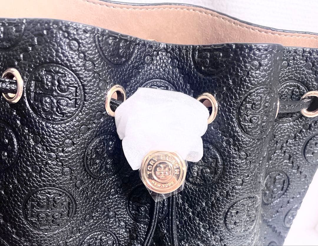 【大人気☆】Tory Burch Tモノグラム ペブルド バケットバッグ