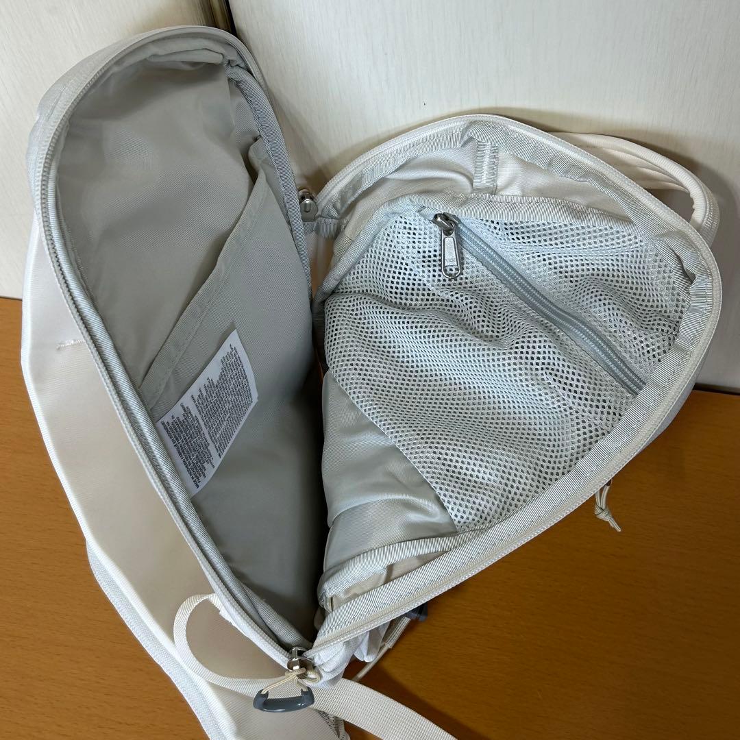 【未使用】ザ ノースフェイス ボディバッグ スリングバッグ　　 白
