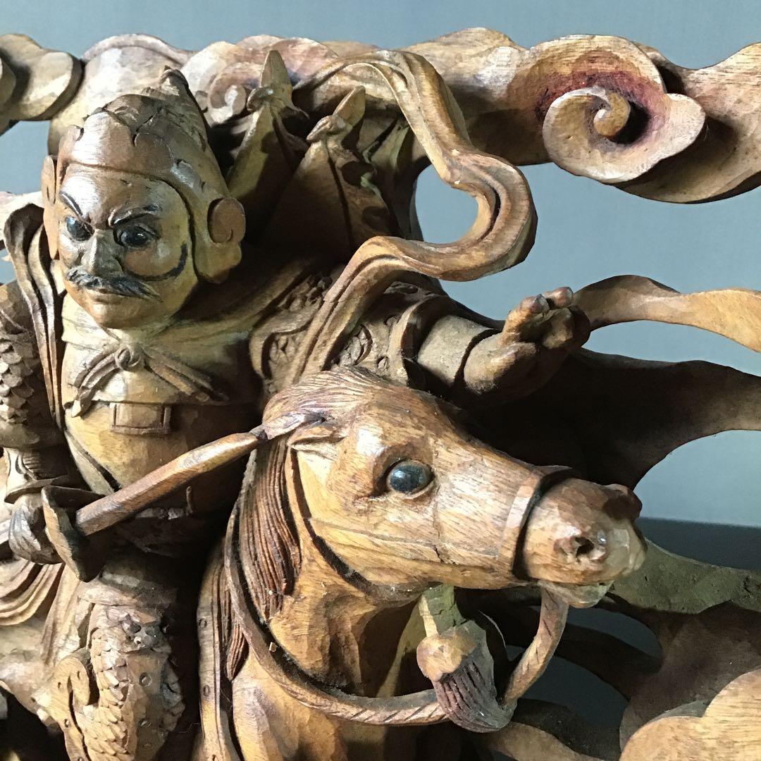 欅厚板　「劉備玄徳騎馬像」和彫　民藝