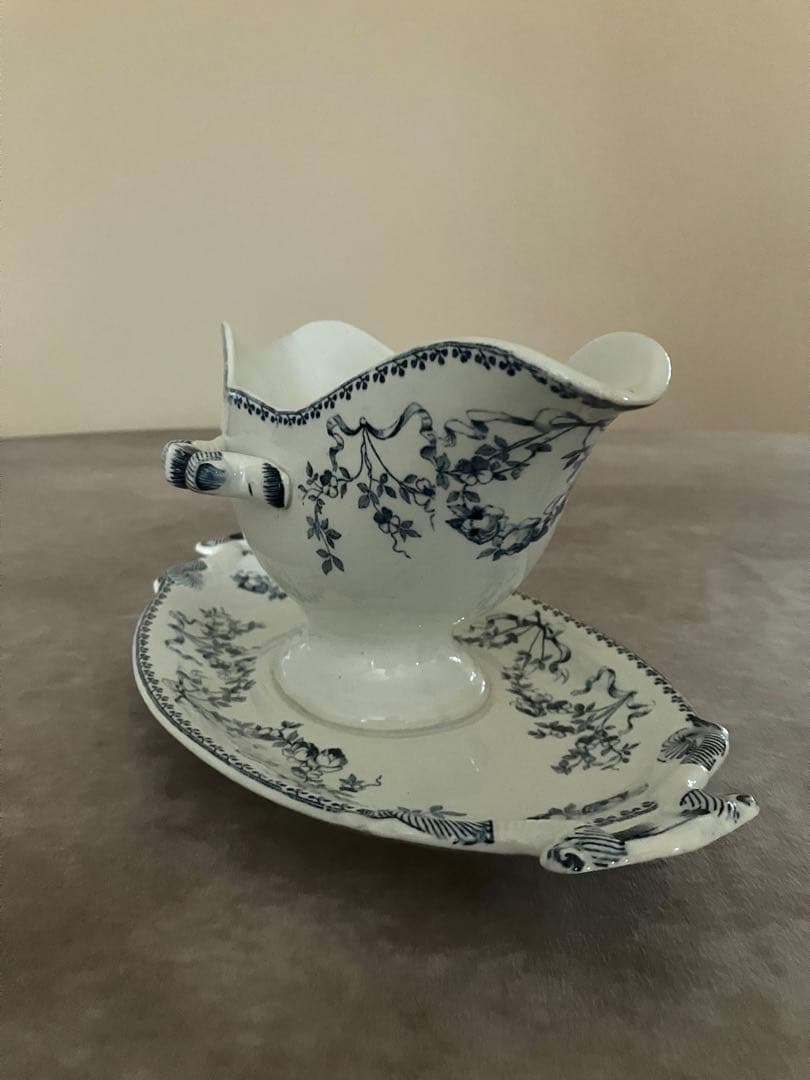 美品フランスアンティーク・サルグミンヌ U&Cモーツァルト・ソーシエール1点