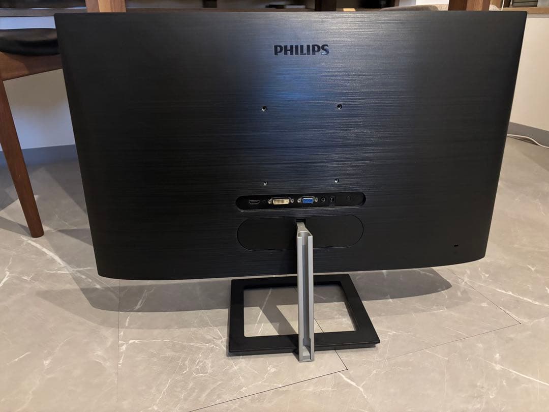 Philips 27インチ　PCモニター　271E1D/11