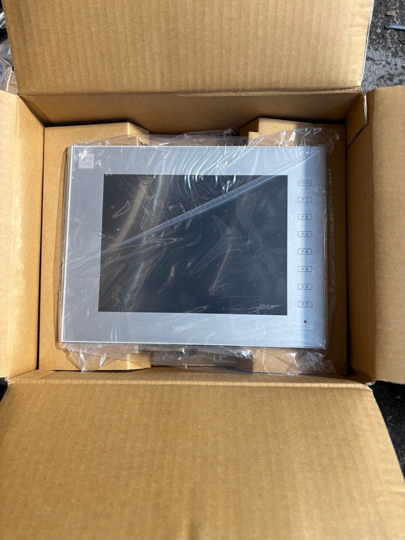 富士電機 タッチパネル V9100iSD新品同様。未使用。長期保管品。動作未確認