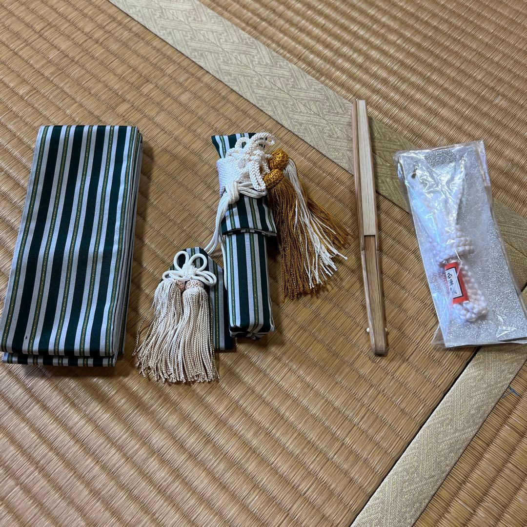 【極美品 大きいサイズ】伝統的な着物 緑とグレーと金糸のグラデーション