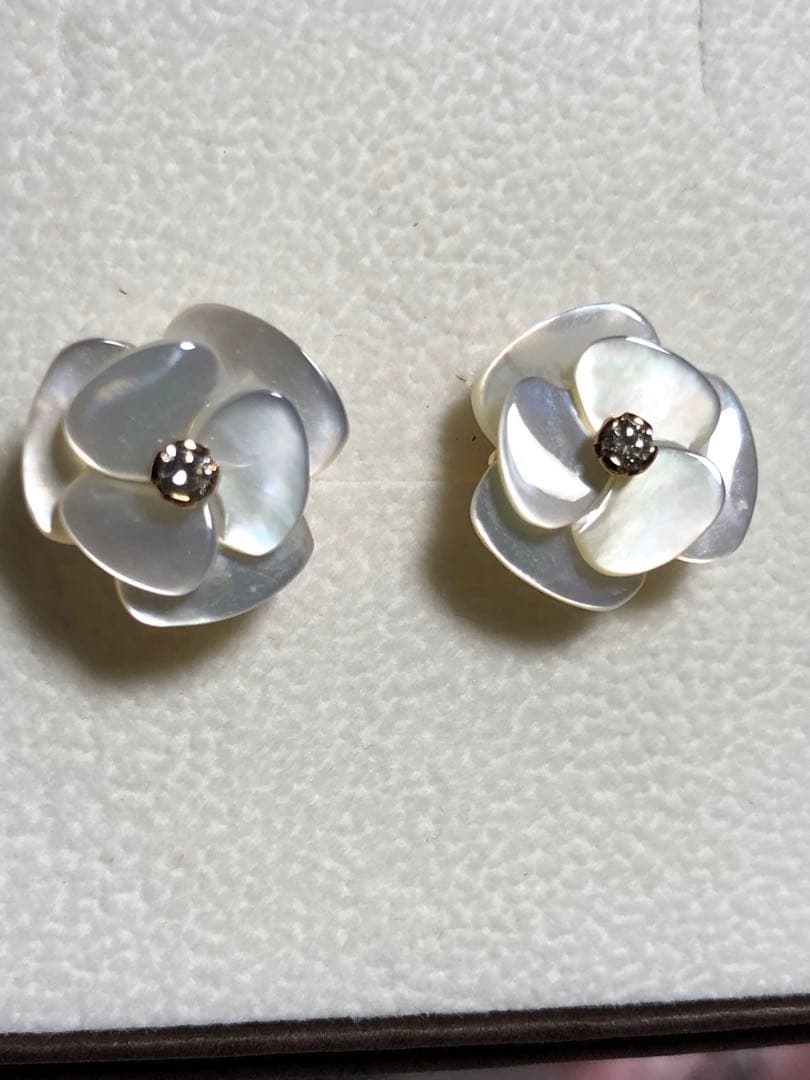 Ponte Vecchio ポンテヴェキオシェル フラワー ダイヤ ピアス