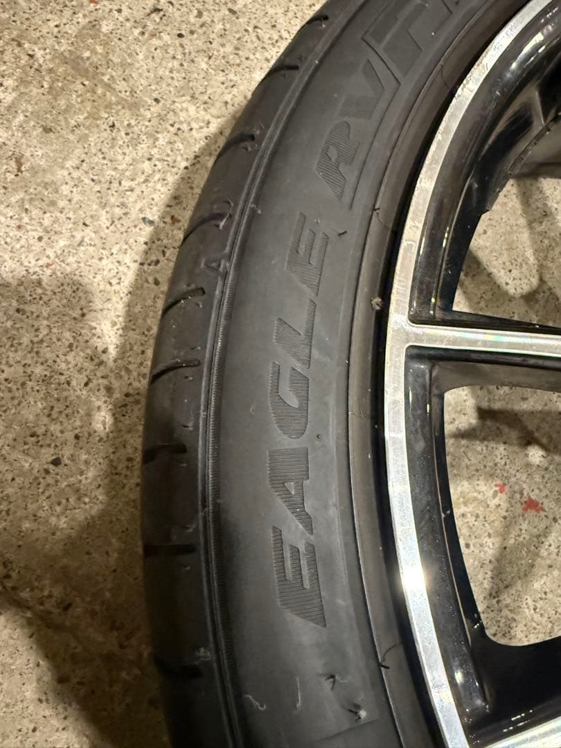 送料込み早い者勝ち　ノア　ヴォクシー 18インチホイール&バリ溝タイヤ