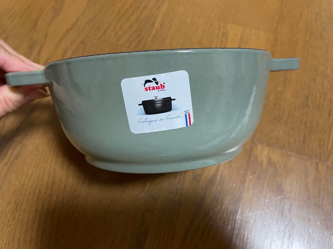 ネコ新品美品staubワナベSユーカリ　ブラスノブ