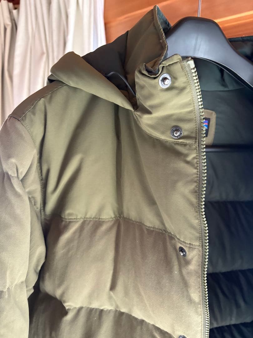 Patagonia 　フード付きダウンジャケット 　パタゴニア　　サイズL