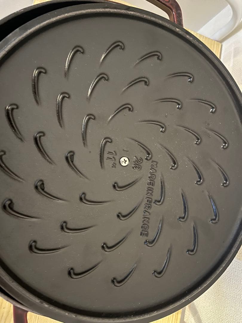 STAUB ブレイザー　28cm ワインレッド