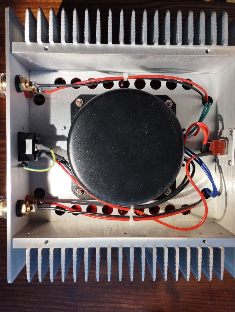 MOS FET 純A級 パワーアンプ （ジャンク扱い）