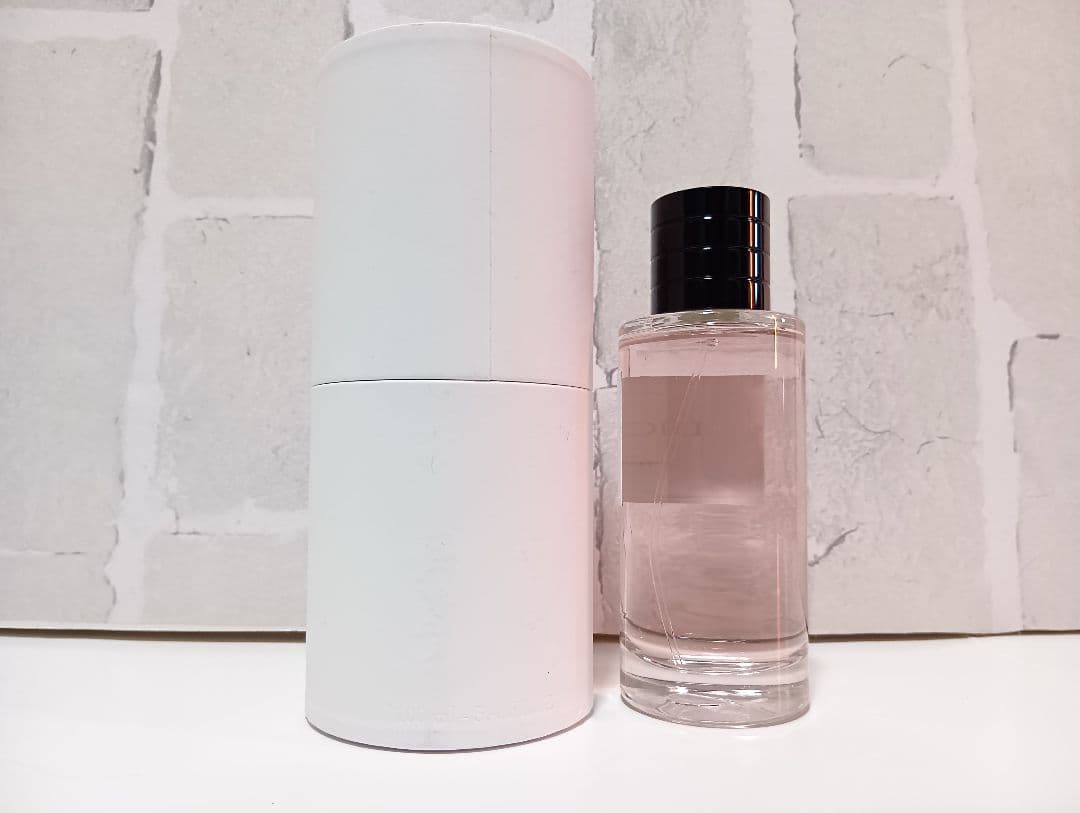 香水 dior　メゾンクリスチャンディオール　ディオラムール オードゥパルファン