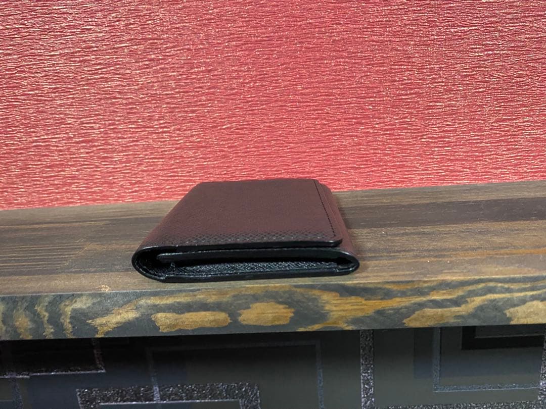 ルイヴィトン　ブラックレザー 名刺入れ LVロゴ