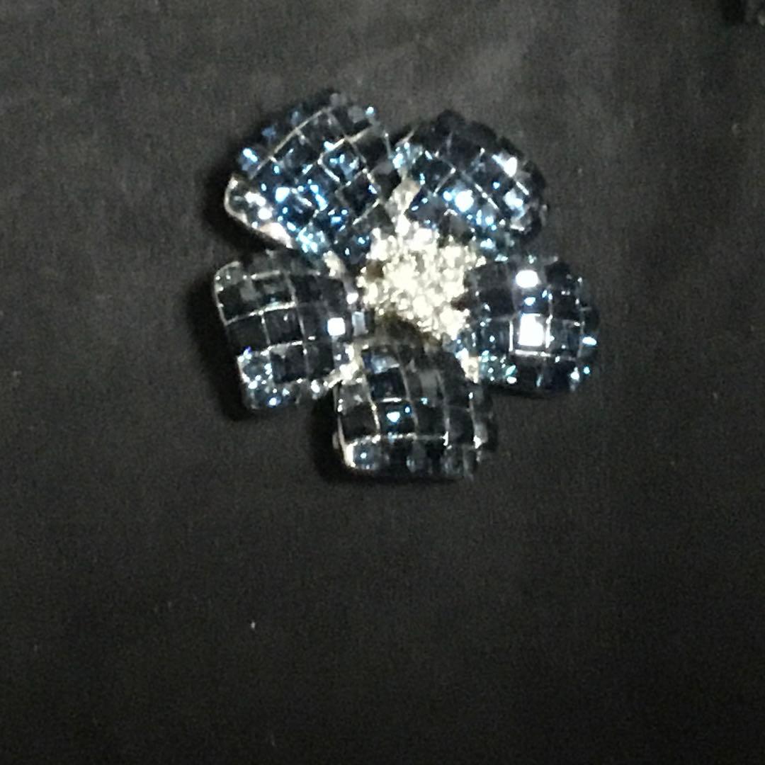 在庫一掃セール中！FOXEY 定番FLEUR お花のブローチ ネイビー