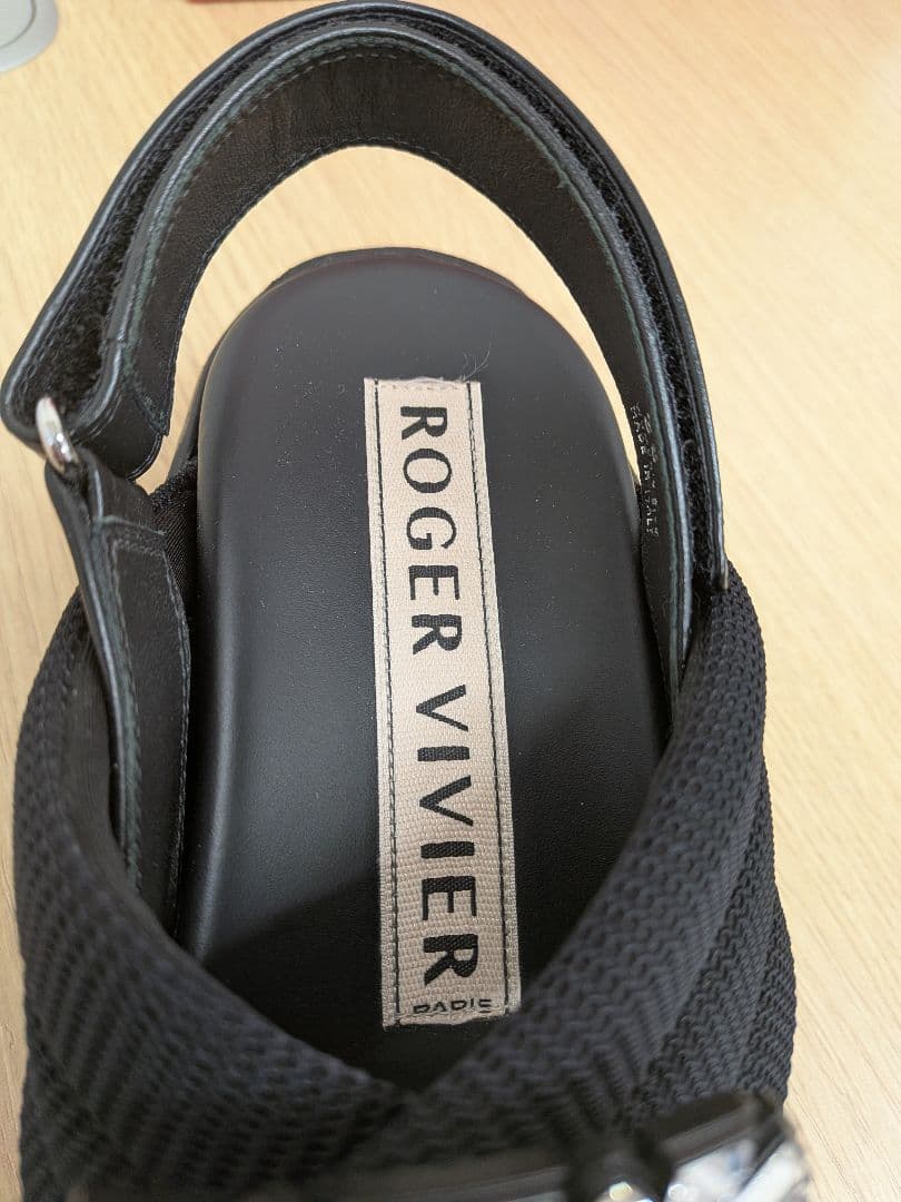 ROGER VIVIER ブラック サンダル サイズ36(23センチ)