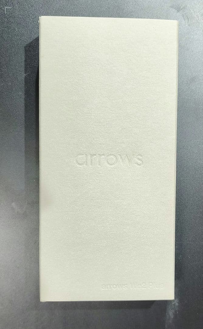 FCNT arrows we2 plus シャンパンシルバー 国内正規版 中古