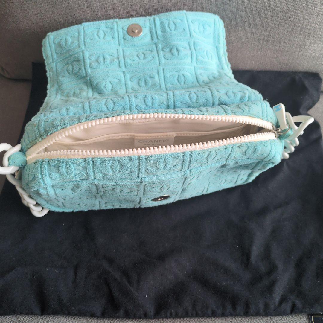 CHANEL シャネル　チェーンショルダーバッグ　ココマーク　マトラッセ　パイル