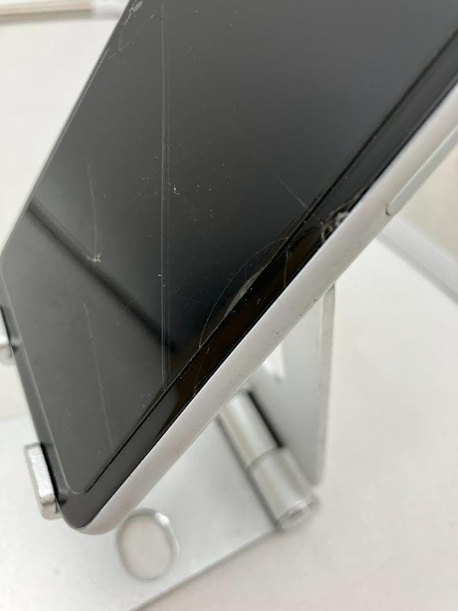 スマートフォンZTE Libero5Gll (AIO32T) ホワイト　64GB