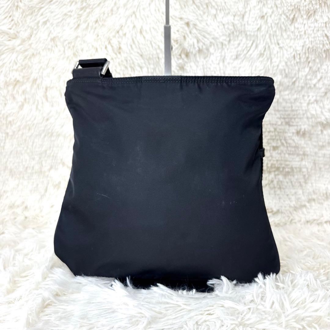 近年 PRADA プラダ ショルダーバッグ サコッシュ 三角ロゴ 黒 ナイロン