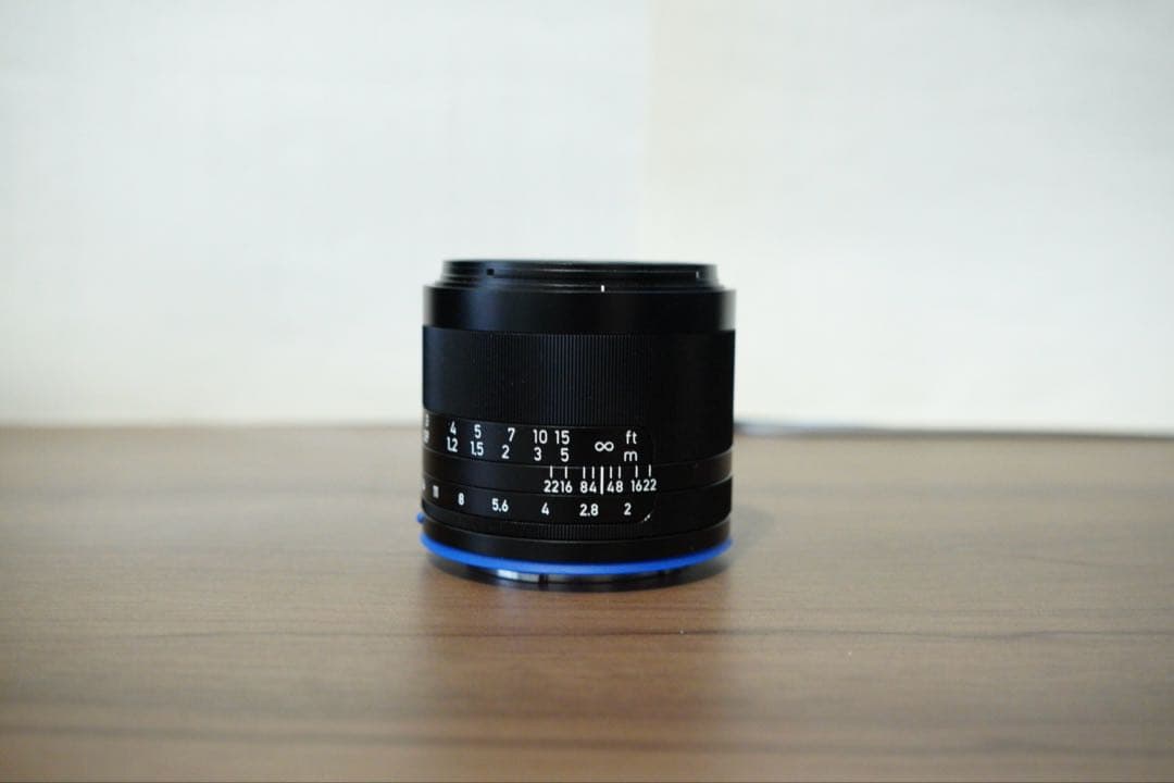 ZEISS Loxia 2/50 （50mm F2.0)