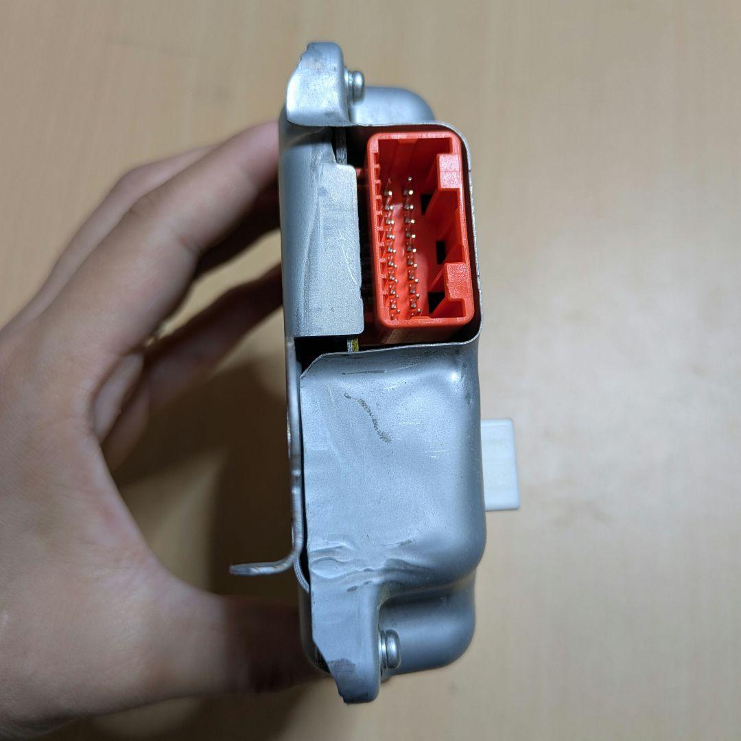 89892-12010 ノア ボルテージセンサー 動作確認済 ⑨