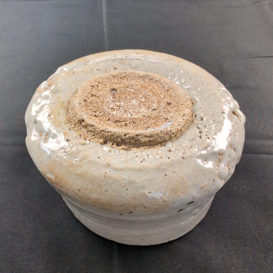 西岡小十 氏作 馬盥彫唐津茶碗 唐津茶碗 馬盥茶碗 白磁茶碗 合わせ箱付き