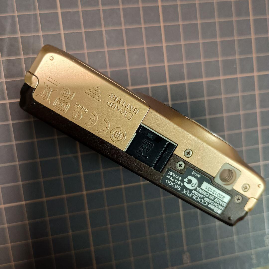 NIKON　COOLPIX　S6300　デジカメ　ゴールド