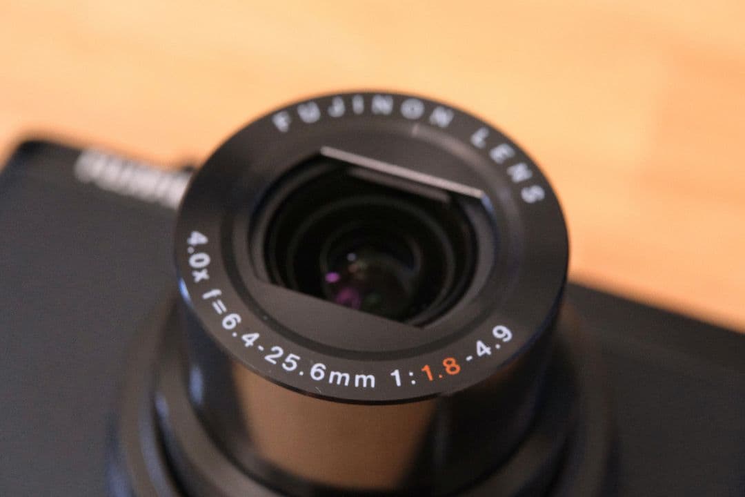 FUJIFILM XQ2 ブラック オプション　元箱　付属品あり