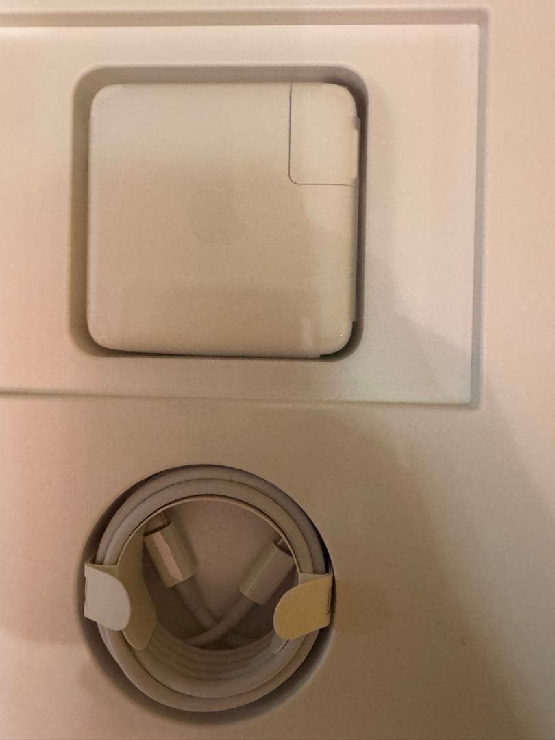 美品 アップルMacBook Pro 13インチ 512GB タッチバー