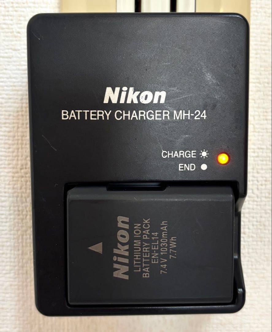 Nikon D5200 ダブルレンズキット レッド