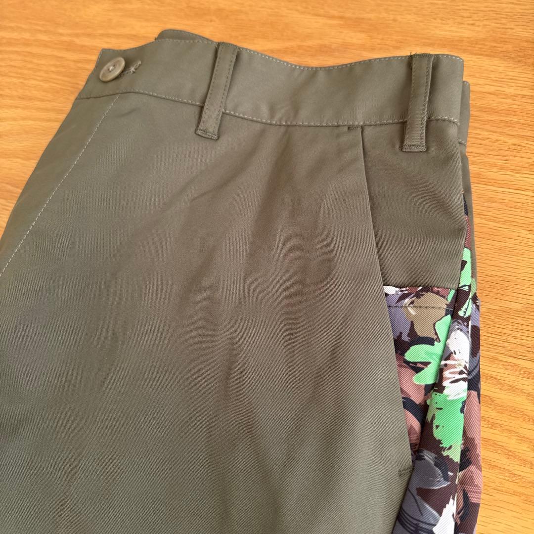 BEAMS GOLFオレンジレーベルフラワーカモプリントストレッチパンツ