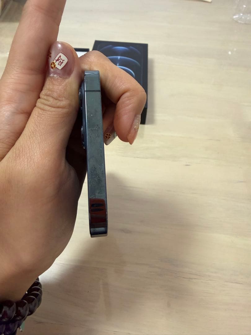 Apple iPhone 12 Pro max ブルー本体②