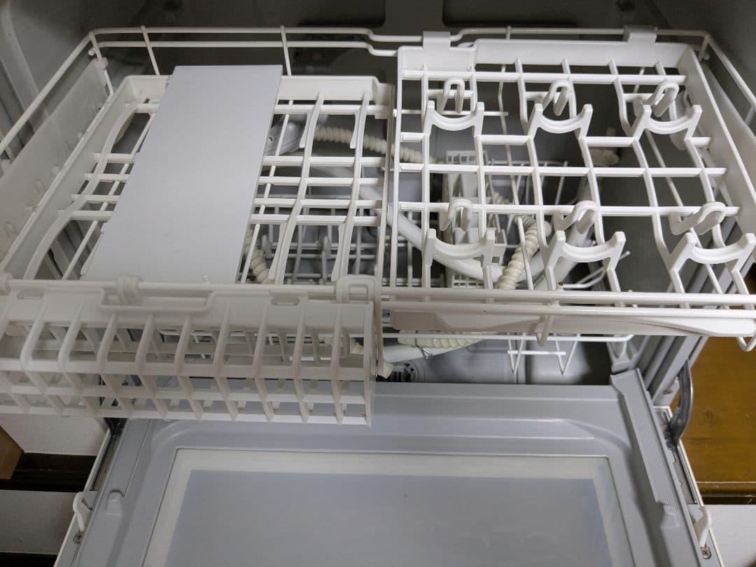 【美品】2018年製 食洗機 パナソニック NP-TH2-W