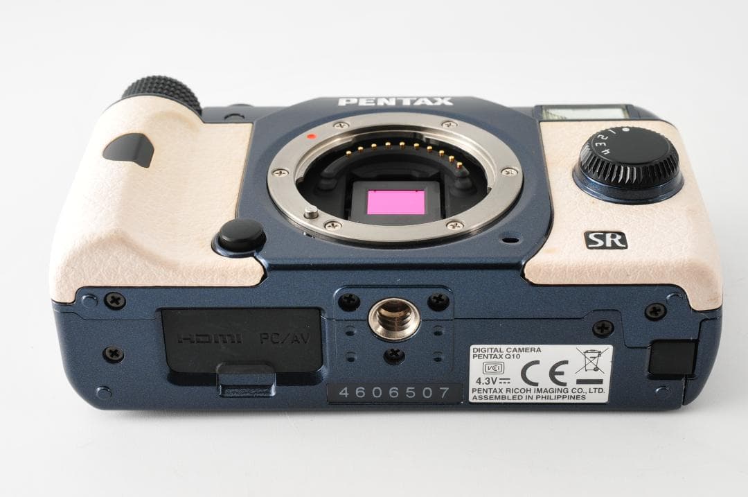 Pentax Q10 ネイビー＆クリーム カラー 充電器、バッテリー付 #97